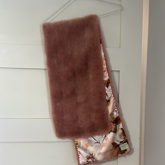 Pink-ish wrap. - Picture 5 of 5